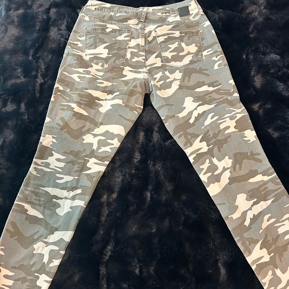 Jag Jeans Camouflage Pants - Picture 6 of 9